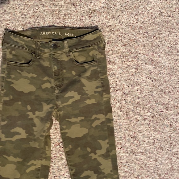 American eagle camo skinny jeans. - Picture 2 of 7